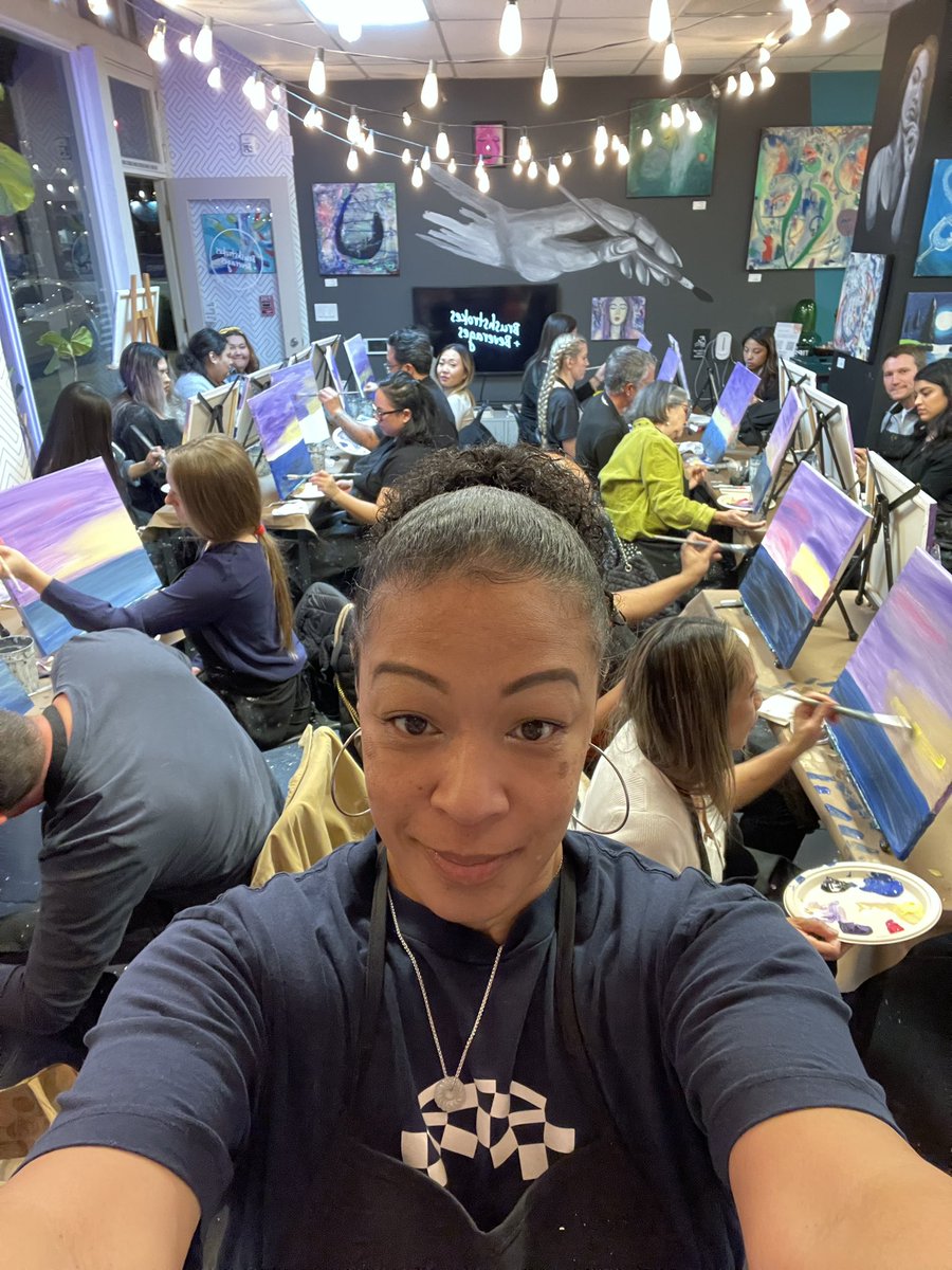 EnlightenedAunt's tweet photo. I had such a fun class tonight Lol everyone just drank, complained, laughed and painted 😝 half of the class said 🖕🏽THE DETAILS and the other half pulled it off! 🤣👩🏻🎨🎨🖼️ #PaintNightWithTam https://t.co/mGGZW7prDx