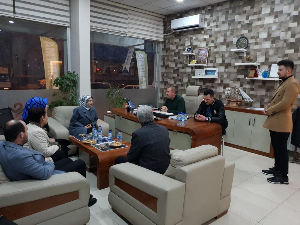 AAsumanErdogan's tweet photo. Sincan, Mustafa Kemal Mahallemizin kıymetli esnafını ziyaret ederek hayırlı ve bereketli kazançlar diledik.

@NigarKoca0666 https://t.co/vPNQs4eJWx
