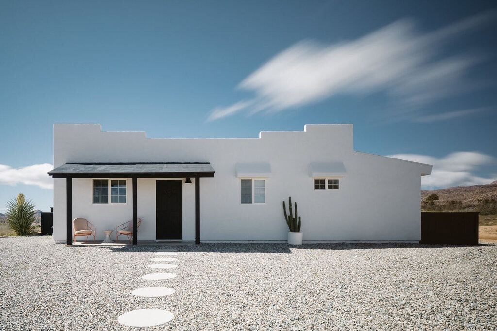 thinkoutsidegar's tweet photo. Casa Mami, Pioneertown, California, United States by Working Holiday. #landscapearchitecture #landscaping #landscape #landscapedesign #garden #gardens #greenery #gardendesign #outdoor #outdoors #outdoordecor #exterior #exteriordesign #exteriordecor #home #homedecor #archilo… https://t.co/Tuwp5Ajks0
