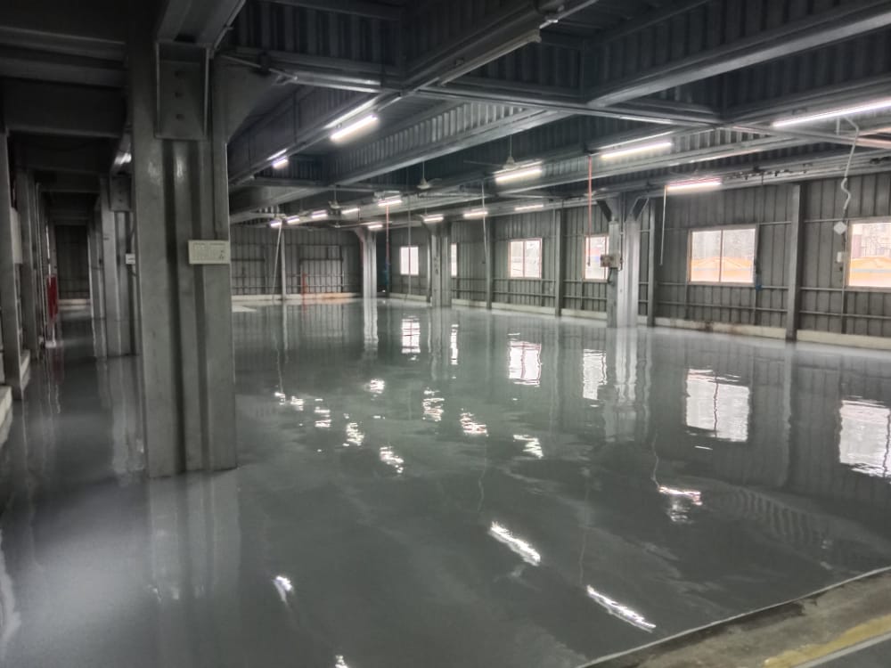 technokotes's tweet image. Just completed an industrial facility with our #EPIKOTE230A self-leveling epoxy flooring! Durable and sleek finish, easy maintenance &amp;amp; slip-resistant. Upgrade your space today! #EpoxyFlooring #SelfLeveling #Industrial #Durability #SleekFinish #Flooring #ProfessionalInstallation
