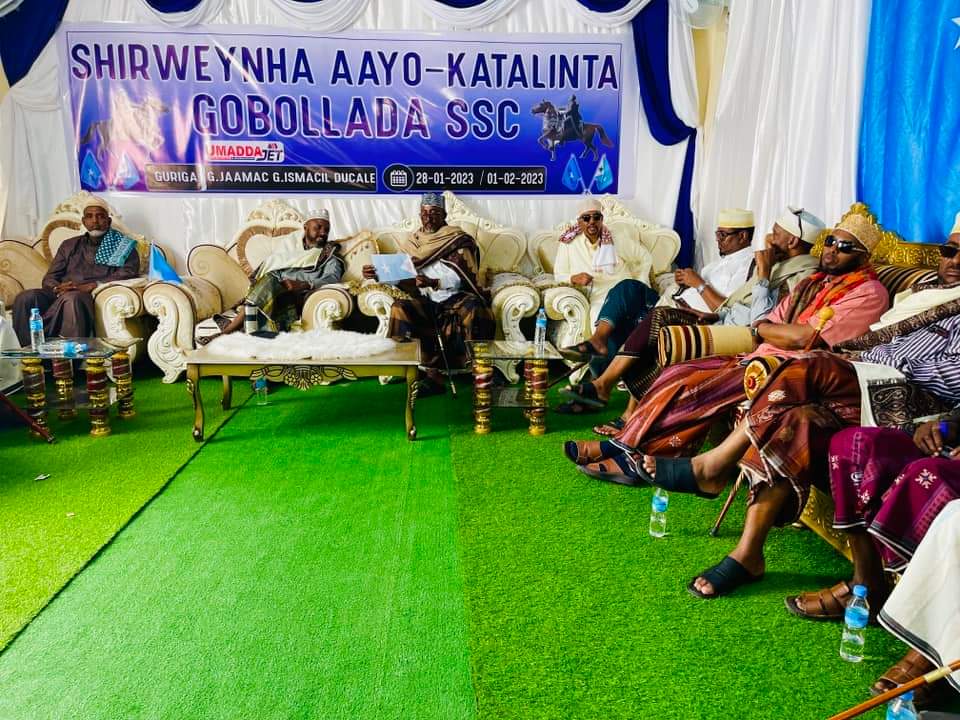 The SSC grand clan assembly has just begun in Las'Anod. This consultative conference was attended by the 33-member committee appointed by Garad Jama Ismail, as well as all traditional leaders.