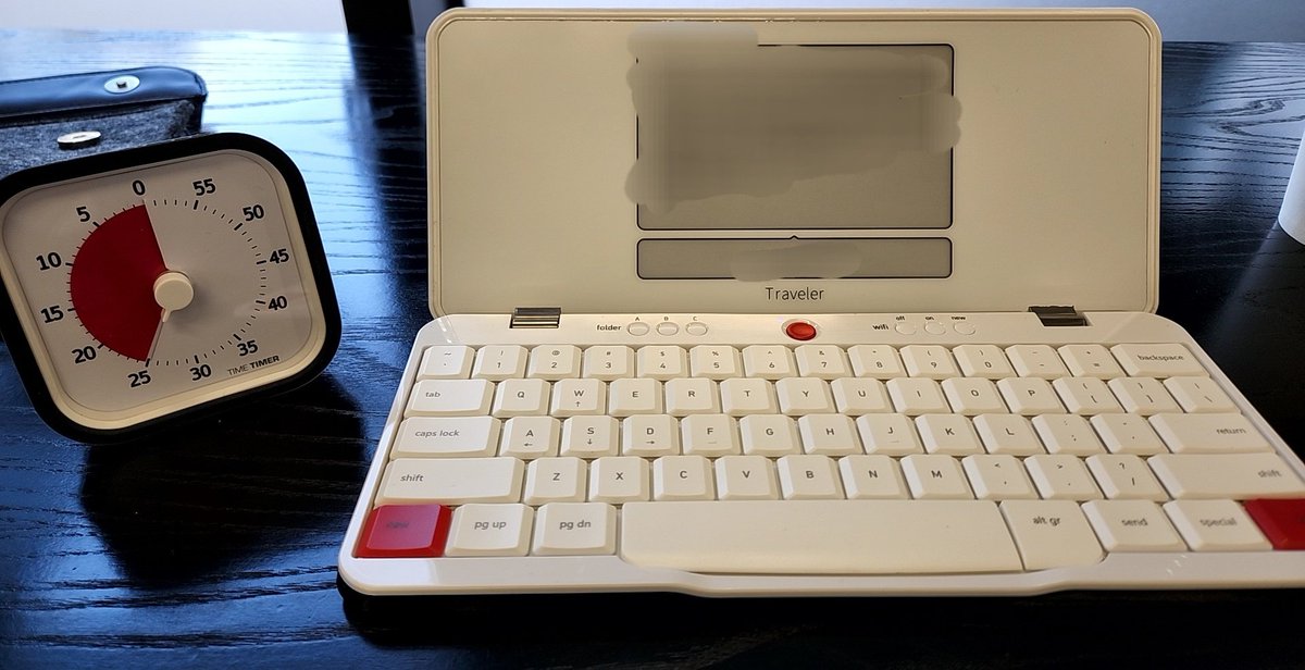 wonderdream02's tweet image. 저의 든든한 작업 메이트들✨️ (+요기에 요즘은 열품타도 사용 중이에요!)
타임타이머는 제가 쓰는 게 원조(?)이고 보다 저렴한 짭 제품들이 있는데 사용법이 미묘하게 불편해서(빨간색 영역이 늘고 주는 방향이 반대인 게 거슬림) 아마존 직구로 비교적 저렴하게 샀어요
 #writeon @getfreewrite