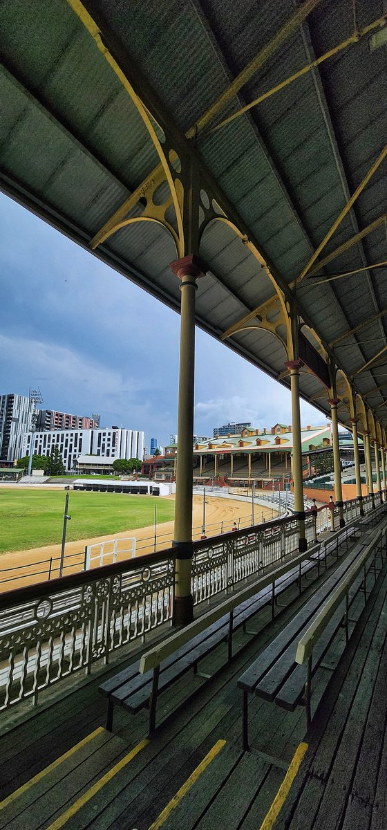 ourswich's tweet photo. Hey @CricketAus, @BBL, and @WBBL. How about replicating the use of North Sydney Oval up here in Brisbane at the Brisbane Exhibition Ground? I can just see a packed house watching an afternoon match at the ground Don Bradman made his test debut on. https://t.co/Yyge6cXjyT
