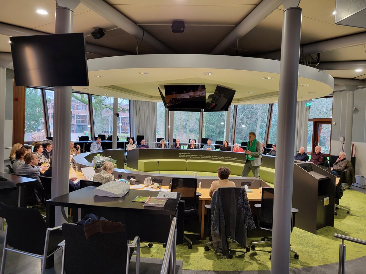 Vanmorgen was <a href="/cdatiel/">Stem voor Tiel (CDA)</a> gastheer voor vergadering CDA Rivierenland Diverse onderwerpen besproken o.a. met lijsttrekker <a href="/peterdrenth68/">Peter Drenth</a>  voor Provinciale Staten. Esther Groeneberg lijsttrekker verkiezingen #Waterschap @cda stelde zich voor. <a href="/ArjenSijpkes/">Arjen Sijpkes</a> is kandidaat vanuit <a href="/gemTiel/">gemeente Tiel</a>