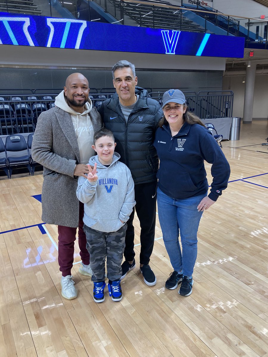 JLMAltamuro's tweet photo. @NovaMBB, thanks for a great afternoon with my nephew! Amazing group of hardworking young men with outstanding #attitude on the court and off. Thanks to @CoachJayWright for a great photo, too!!! https://t.co/ivBsTxjVAq