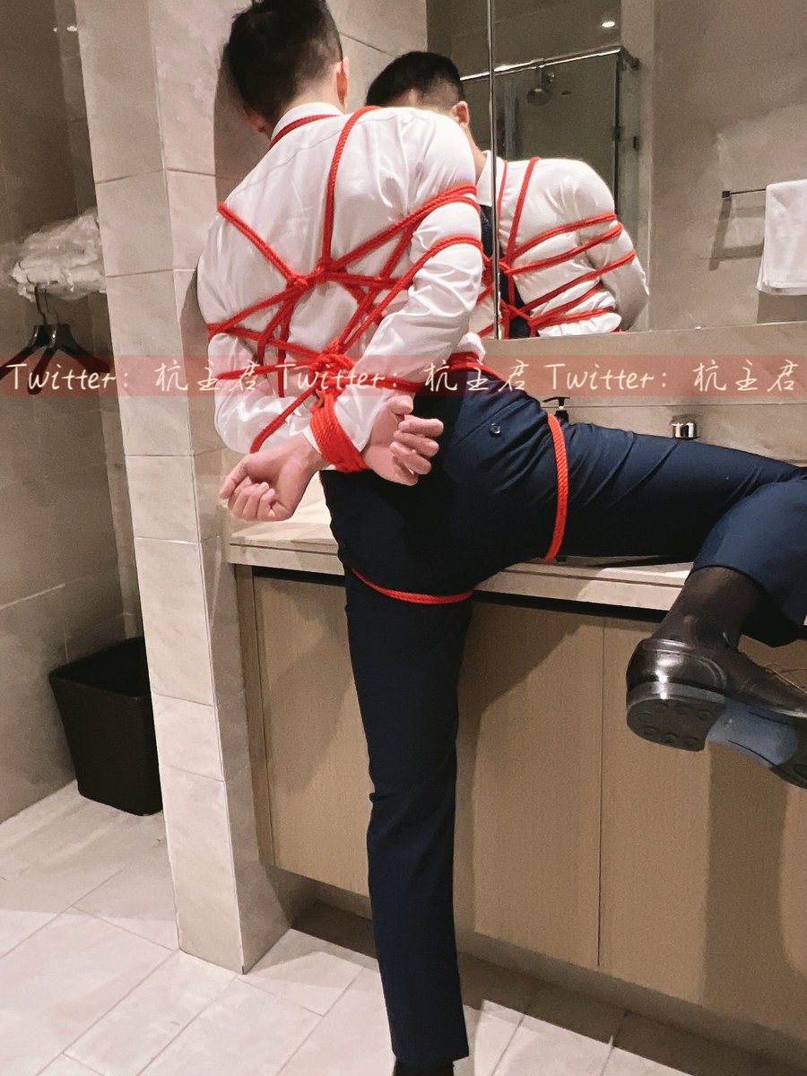 hangzhujun's tweet photo. 想对正装翘臀做什么🤔 https://t.co/OL9XMiM446
