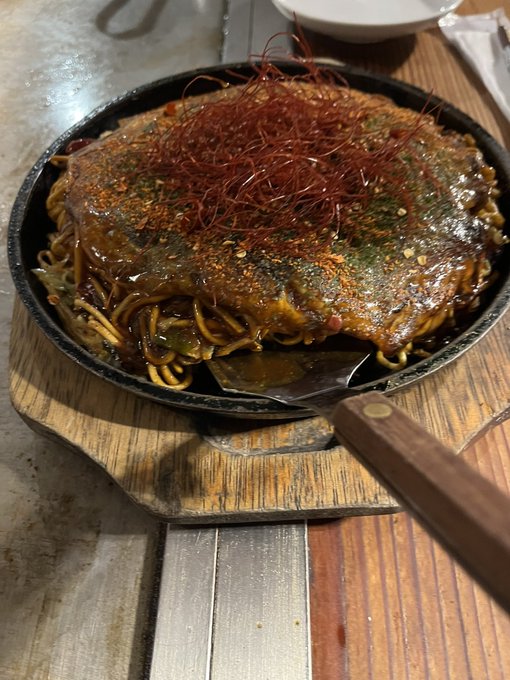 ひろしま絵師会、二次会は
もみじ亭さんにて!
これは激辛・ツンデレ焼! 