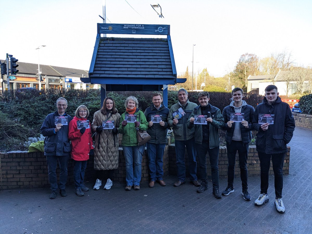 Great to be out this morning in Bishopbriggs with @StrathkelvinLab and <a href="/DougallLorna/">Lorna Dougall - Labour 🌹</a> for #NationalCampaignDay #NationalCampaignWeekend 🌹