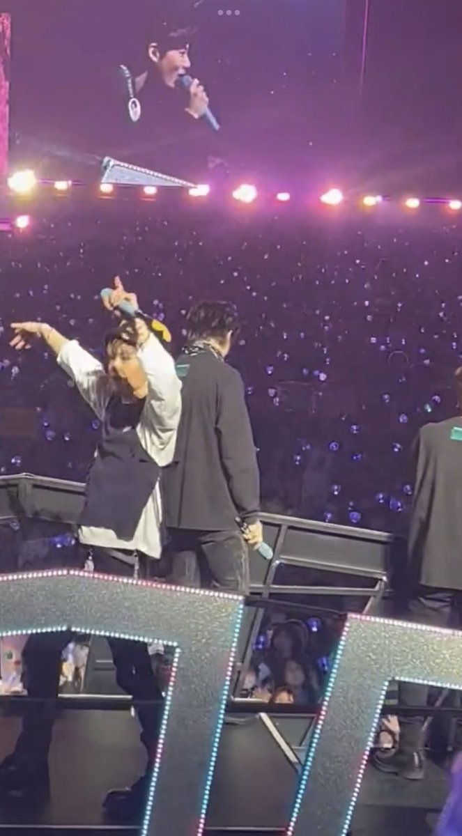 EYE_GHOSTwriter's tweet image. บน ถ้าวันคอนเทรเชอที่ไทยมีรถแห่ แจก100 ค่ะ รีรอเลย ให้กันได้มุ้ยวายจี 🙏🏻🥺งอแงจาเอาแบบเน้้้้้

#TREASURE  @treasuremembers