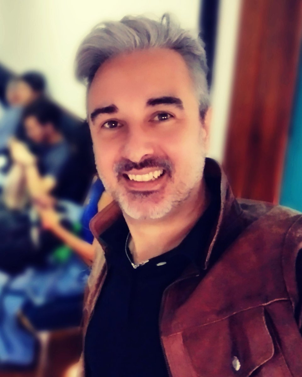 Jorgemarquezlan's tweet image. Alegría! Buen humor, buen rollo, buena disposición para comenzar el día #buendia #castingday #smile #shootoftheday #contodo #cine #casting #actor #ready #retrato #dharma #caracas #actor #photography #fotografia #shoot #venezuela #Namaste