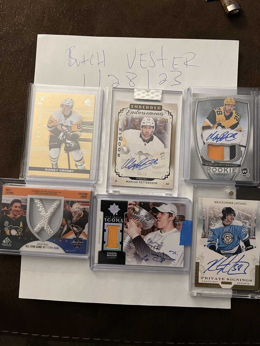 ButchVester's tweet image. FS
Sid gold spectrum $50 shipped
Petey CC $35 shipped
Petey cup RPA $45 shipped
Net cord $50 shipped
Malkin(soft upper right corner)$45 shipped
Letang auto $50 shipped
$175 shipped takes whole lot. 
No trades please