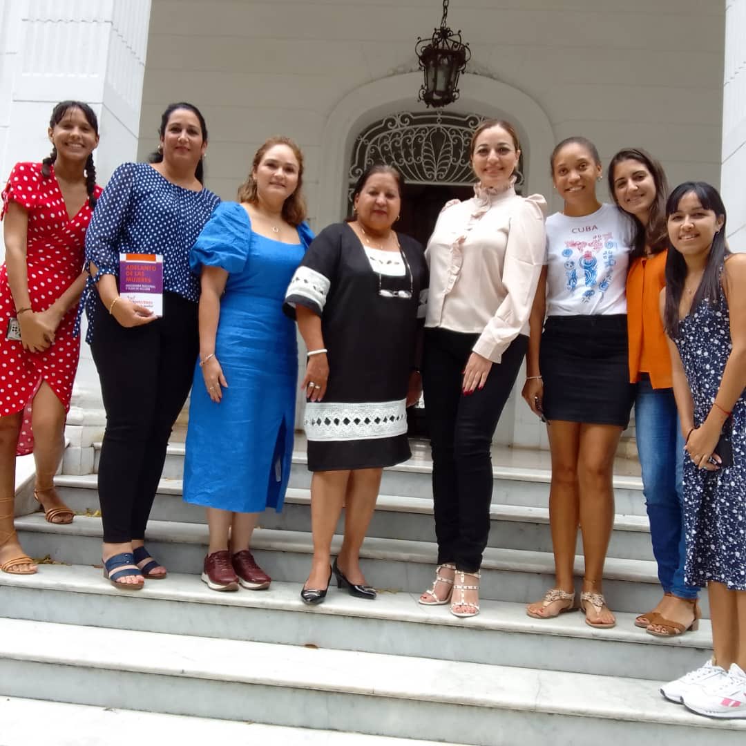 La Secretaria General de la <a href="/FMC_Cuba/">FMC de Cuba</a>, Teresa Amarelle Boué, recibió a las representantes de la Cámara de Comercio de 🇲🇽 quienes participaron en la V edición del evento del equilibrio del mundo #CubaNoEstaSola.