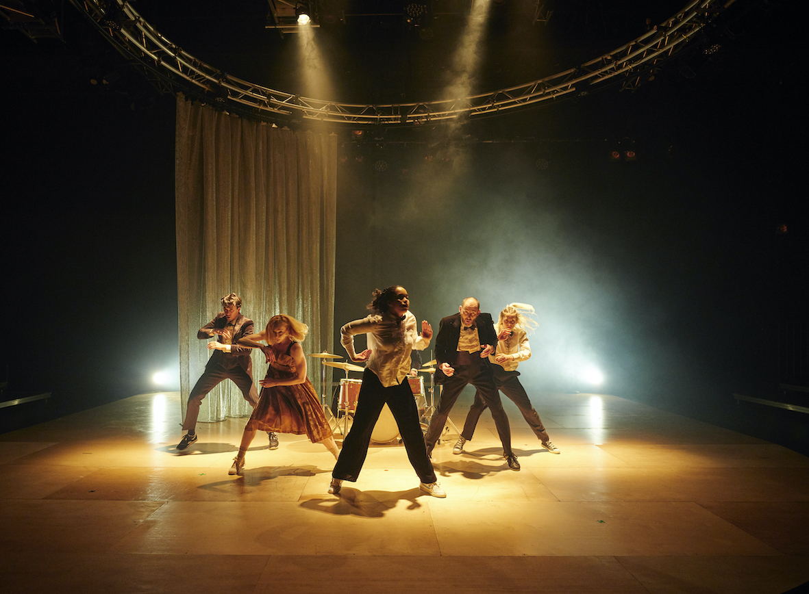 CoisCeim's tweet photo. TODAY LAST 2 CHANCES to catch #DavidBolger's ★★★★ "immediate, endearing ..impressive production [to] knock you out of January blues" at #ProjectArtsCentre

Still a handful of tickets left for the matinee at 2:30pm - snap them up now at 
https://t.co/eBPoMzKs9s | #artsIreland https://t.co/37nJFdxLg9