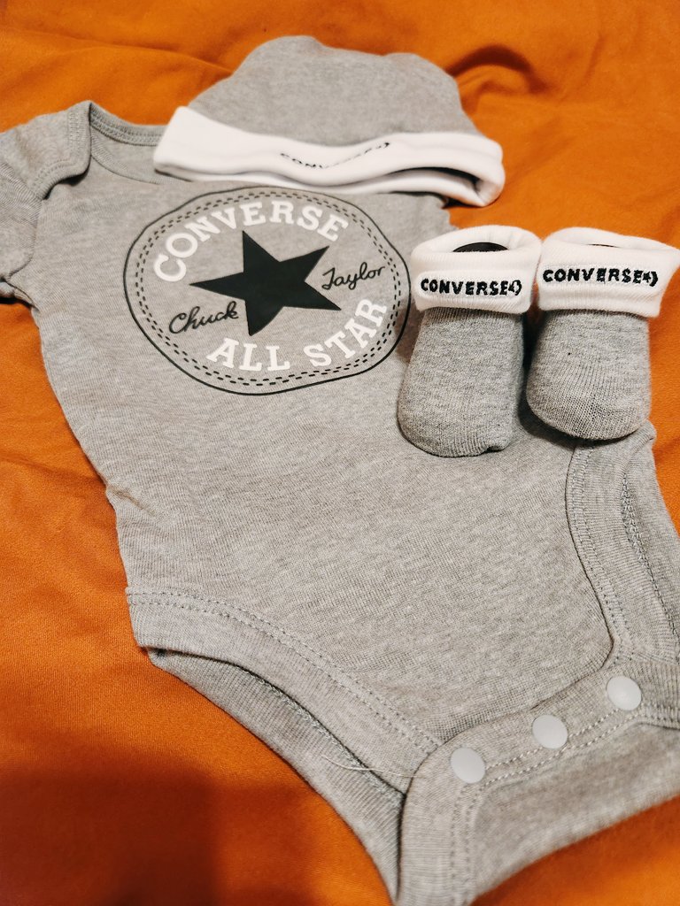 Can't wait to meet my little All Star! 🥰🩵

32 weeks today, so momma's gotta get in all the gaming she can before baby boy arrives 😅