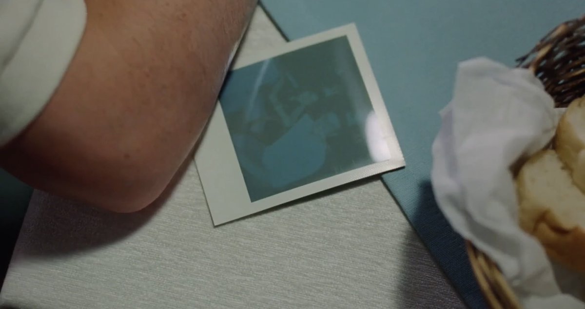 comesfullcircle's tweet photo. 애프터 썬 봤다.. 단순히 아빠와 보낸 아름다운 유년의 기억에 대한 영화가 아니라 내가 소피(아이)가 되기도 하고 캘럼(어른)이 되기도 한다는 점에서 좋은 영화였다 우리가 살면서 뒤늦게 섬광처럼 누군가를 이해하게 되기 시작하는 지점에 대한 퍼즐 조각 같았어 https://t.co/0Y4HMLyWMS