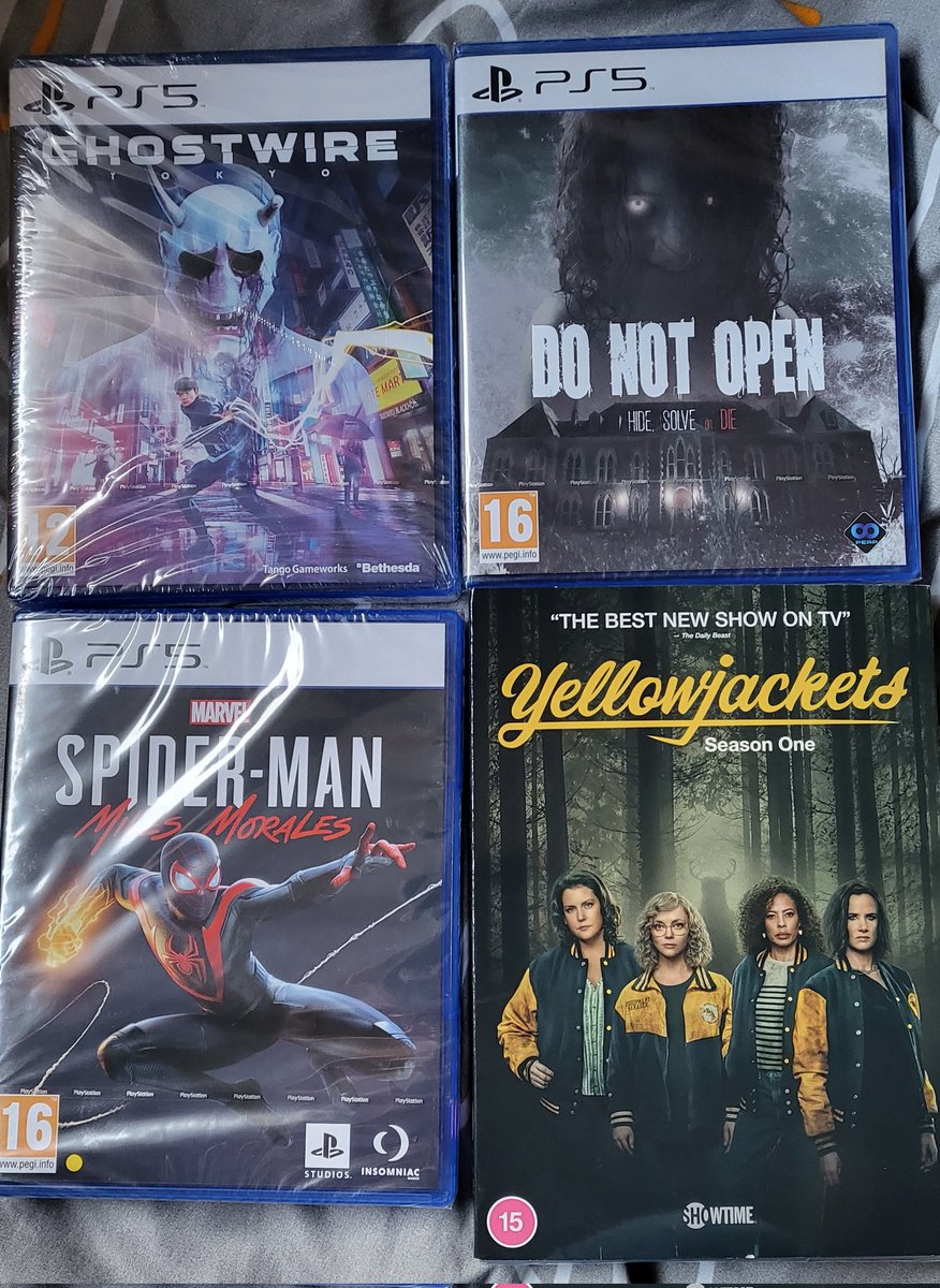 RyanActually1's tweet image. Only ordered these yesterday , not bad Amazon and Royal mail. Picking up the pace. Just got to wait for the #PS5 to arrive Tue/Wed. #GhostwireTokyo #DoNotOpen #MilesMorales #YellowJackets