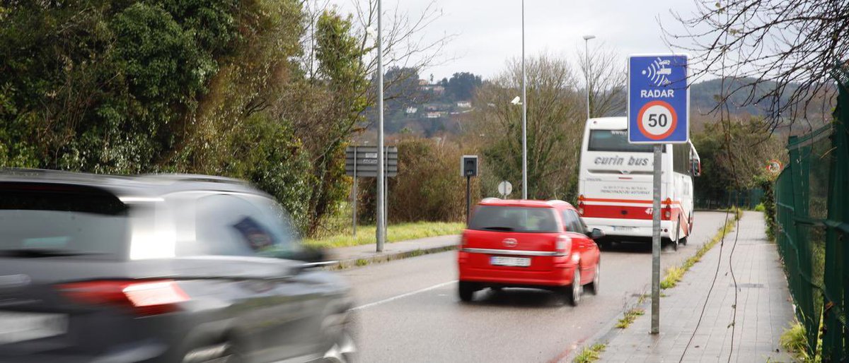 Cuando “te tocan lo tuyo” 

Meses luchando en #cabueñes y #somio para que pongan cámaras de vigilancia contra los #robos masivos en la zona. 
Que no, no es necesario.
Eso si, cuando les tocan el #radar del botánico que es el que más recauda de Gijón le ponemos 2 cámaras! #gijon