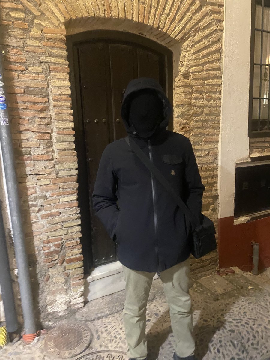 obejo_picture's tweet photo. Cómo quería caminar en granada con el frío cb que hacía https://t.co/8ZKPOdBAGO