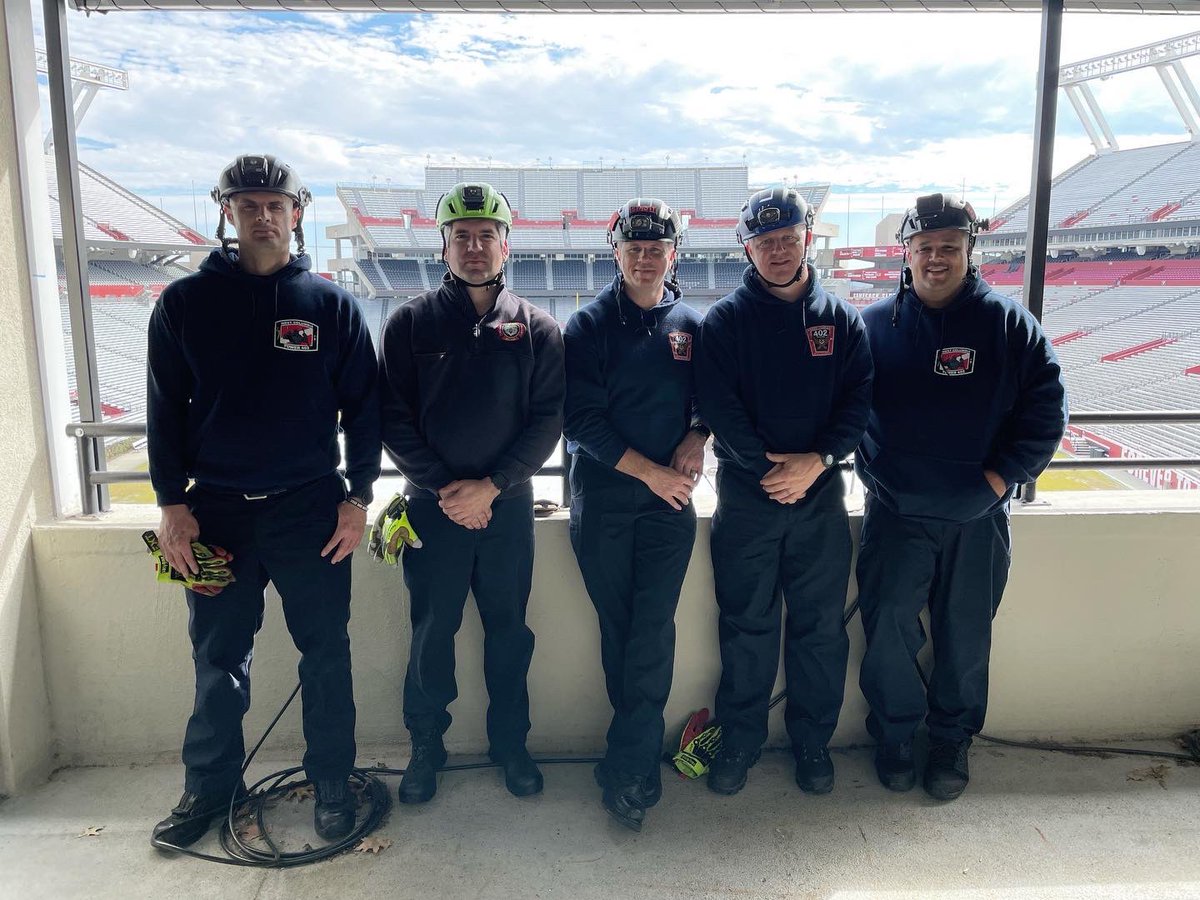 scfirefighters's tweet photo. One of the best parts about FSIC is seeing members from all around the state come together to train + share knowledge. South Carolina is blessed with the best! 👩‍🚒 https://t.co/MlCnXUMZXV