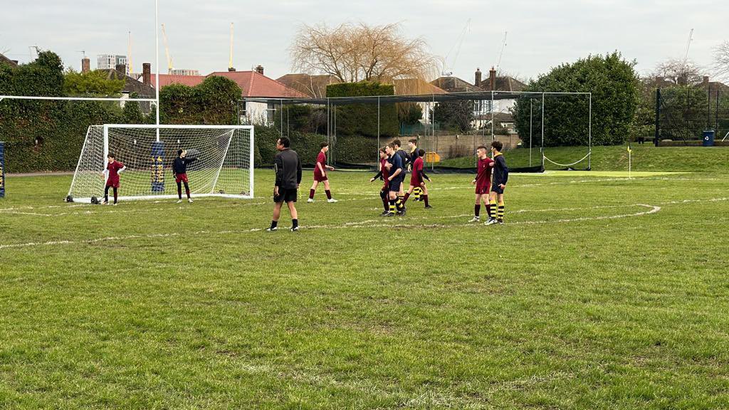HighgateSpEx's tweet photo. Our U12s had a different start to the day with train travel to their fixture for a change! A win and a loss for our teams in what was a brilliant morning of Football v Colfe’s. Goal scorers: Christo, Davey, Charlie ⚽️🙌 #HighgateFootball https://t.co/yiXkFNwysd