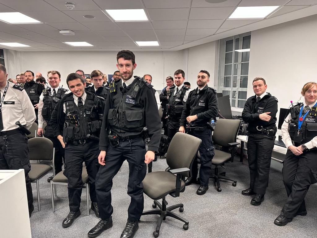 MPSSpecials's tweet photo. @MPSSpecials are taking over the response team for @MPSKingston @MPSRichmond today! Briefing at 6am ready for the day ahead! #SWMSC https://t.co/BEc1278wIg