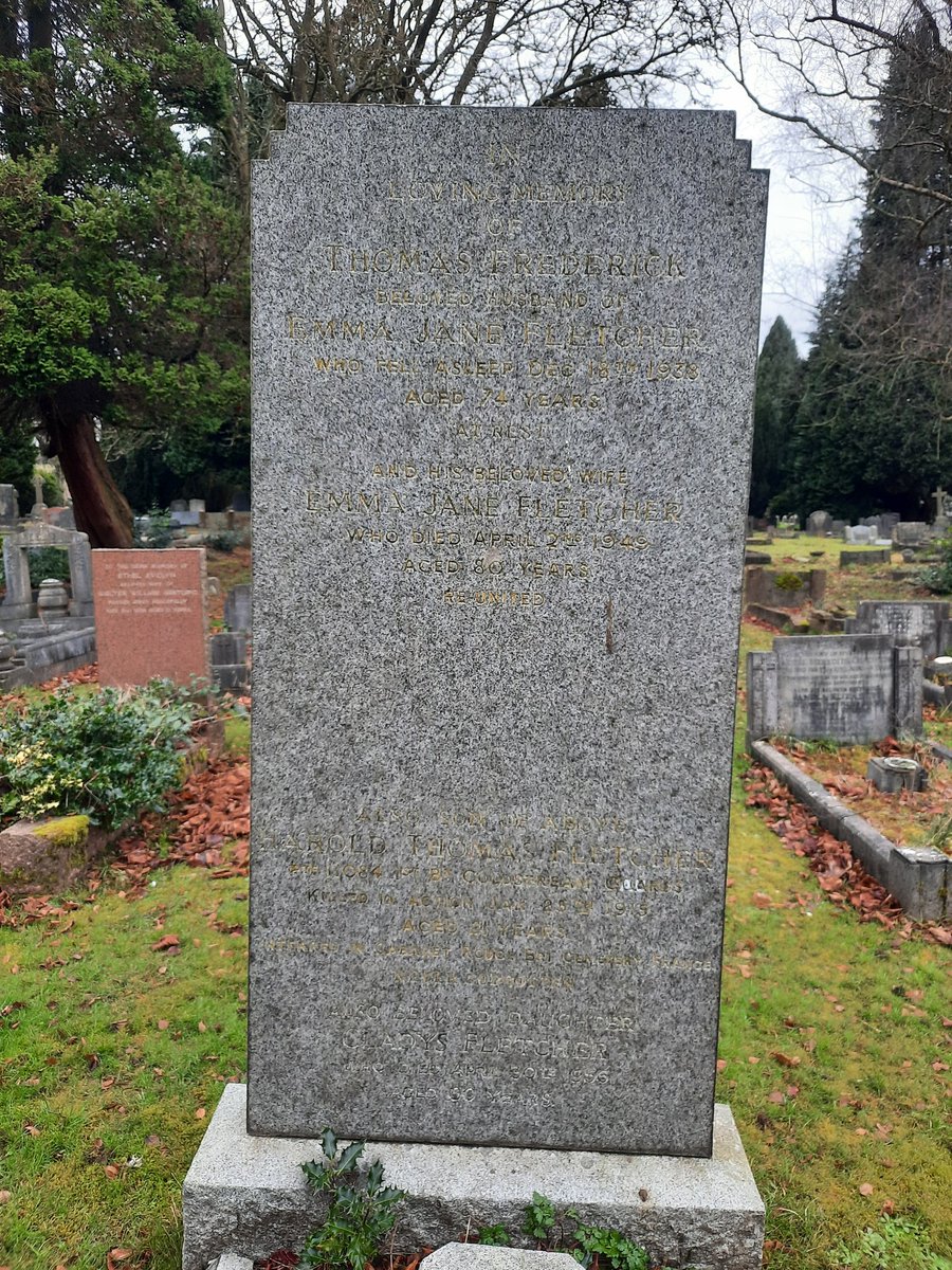 InscriptionsWw1's tweet image. #RememberedHere
Harold Thomas Fletcher
Killed in action 25 January 1915
Aged 21

"NEVER FORGOTTEN"

#ColdstreamGuards

#RobinHoodCemetery #Shirley #Solihull

#WW1 #LestWeForget

Online records via m.facebook.com/story.php?stor…