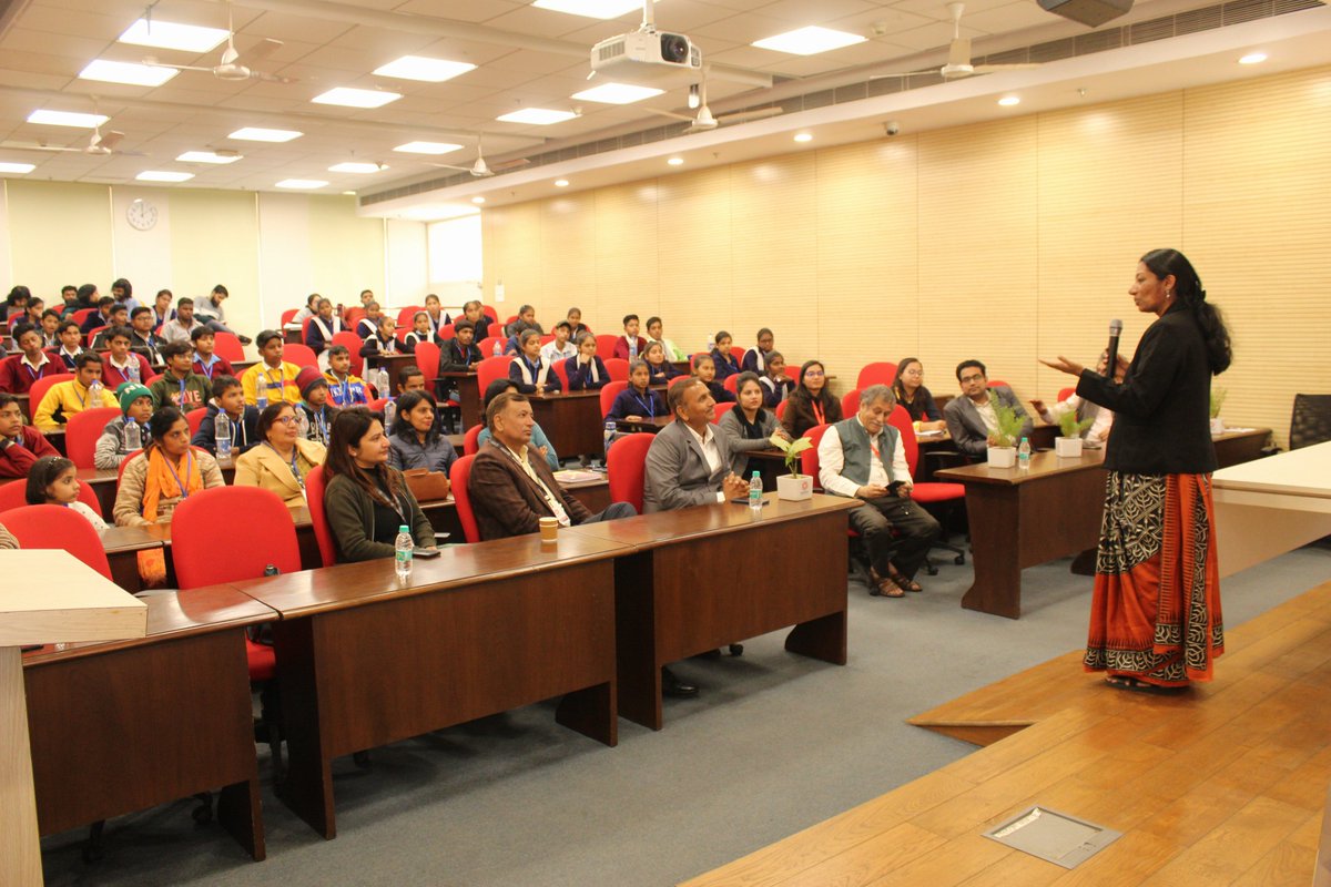 ChemistryAshoka's tweet photo. The Yusuf Hamied Chemistry Camp programme for 9th standard students from January 28- 30, 2023 hosted by @AshokaUniv Day 1 of Camp begun with the Inaugural Address by the Vice Chancellor, Ashoka University Prof. Somak Raychaudhury &amp; HoD Chemistry Prof. Sourav Pal @SouravP32813910 https://t.co/dxOPaxEbah