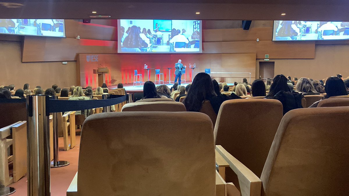 Institució Familiar tweet media