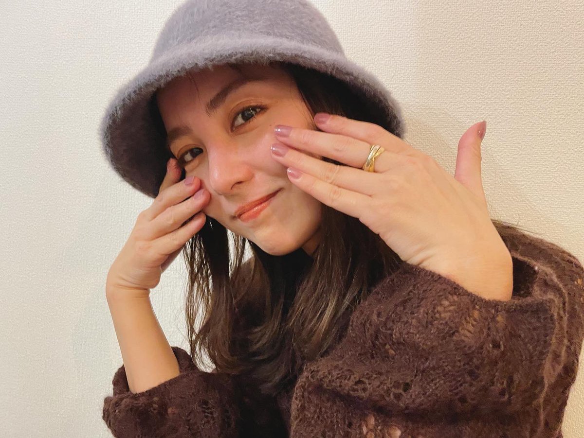 official_renren's tweet photo. 久しぶりにハンドネイルをしたらやっぱりテンション上がる☺️💅
今日も1日お疲れさまでした💜
#esshimo https://t.co/lCyHDCfQHu