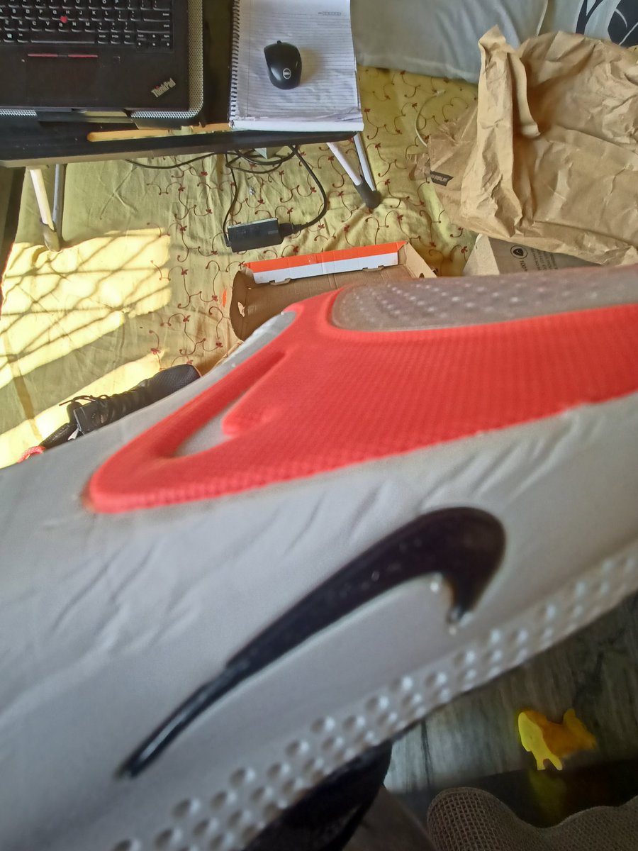 vihub's tweet photo. @amazonIN @amazon @AmazonHelp @amazonnews @jagograhakjago @consumercourtin @BharatCourt Had a worst experience inspite of being prime customer. Ordered a shoe of Nike worth Rs 9k &amp; used/ damaged shoe delivered by Haryana seller named Cocoblue.

Order  406-2141104-3217918 https://t.co/sqjf3h2T0P