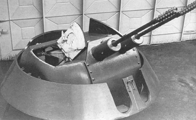 TRUFAULT's tweet photo. Aquí podéis ver el cañón de 30mm alemán llamado #Zwillingsflak de 30mm o "Twin Flak" 103/38, formando parte importante de la torre del precioso #Kugelblitz alemán a finales de la SGM.
🇩🇪💥
#Panzer #WWII #tanktop #tank #tanks #TankyTalks https://t.co/PWeKHboCt6