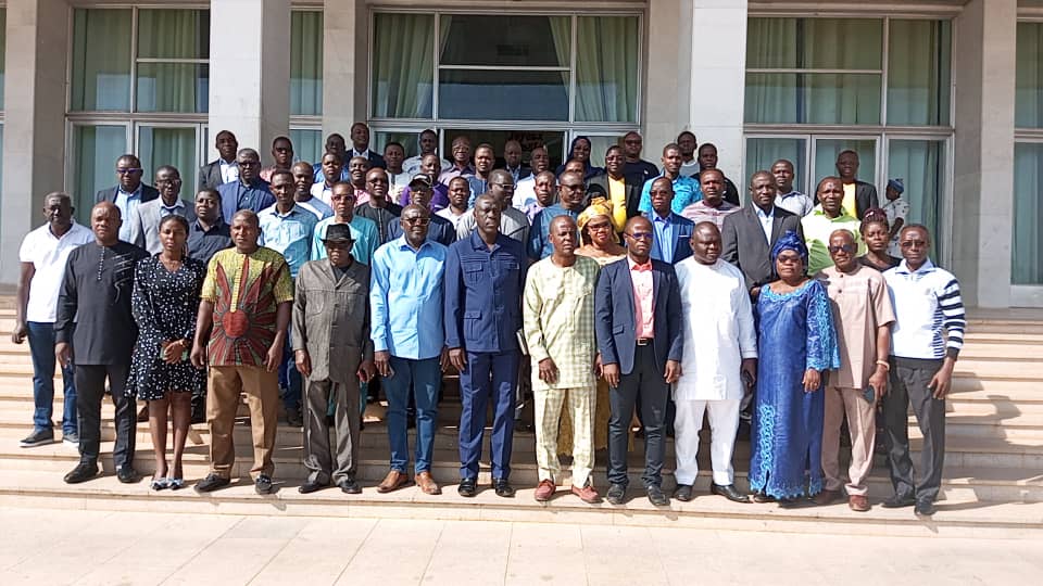 cantcheki's tweet photo. Harmonisation et orientation des stratégies d'intervention des acteurs du projet AEDAL/ATPC à Kara pour un Togo sans défécation à l'air libre. Acteurs l'UNICEF, Maires,DRS sav/Kara et Plateaux, ONG CDD,Alafia,SAR Afrique, services techniques Assainissement...#tgtwittos https://t.co/KJgEbVmMYf