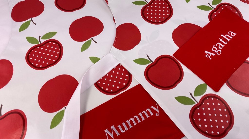 Babahoot4kids's tweet photo. Half term approaching
Get your pvc aprons for messy play.
Optional cotton embroidered pocket.
See more at Babahoot,com , my ETSY shop
#Babahoot #UKGiftHour #aples #handmade #messyplay #pvcapron #personalised #HalfTerm #etsyshop https://t.co/z7jedJIKf0