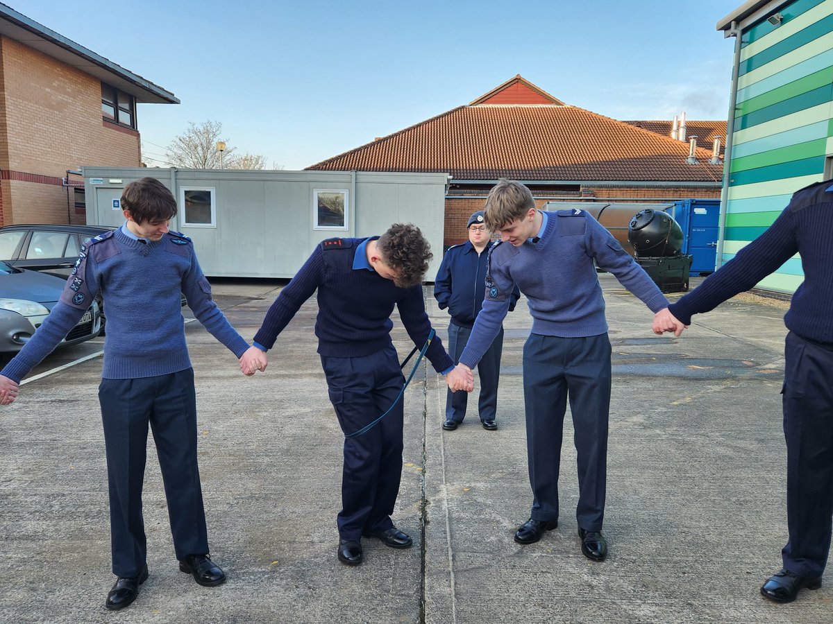 MWelshMBE's tweet image. First Tri-Service ILM L2 Young Leaders Award course is well under way at CTC Chilwell. No matter what colour uniform, the cadets are already working as a team 😊  @CVQOyoungleader @CVQO @SeaCadetsUK @nottsacf @SEMidsWgRAFAC @NottinghamSea @Newarkseacadets