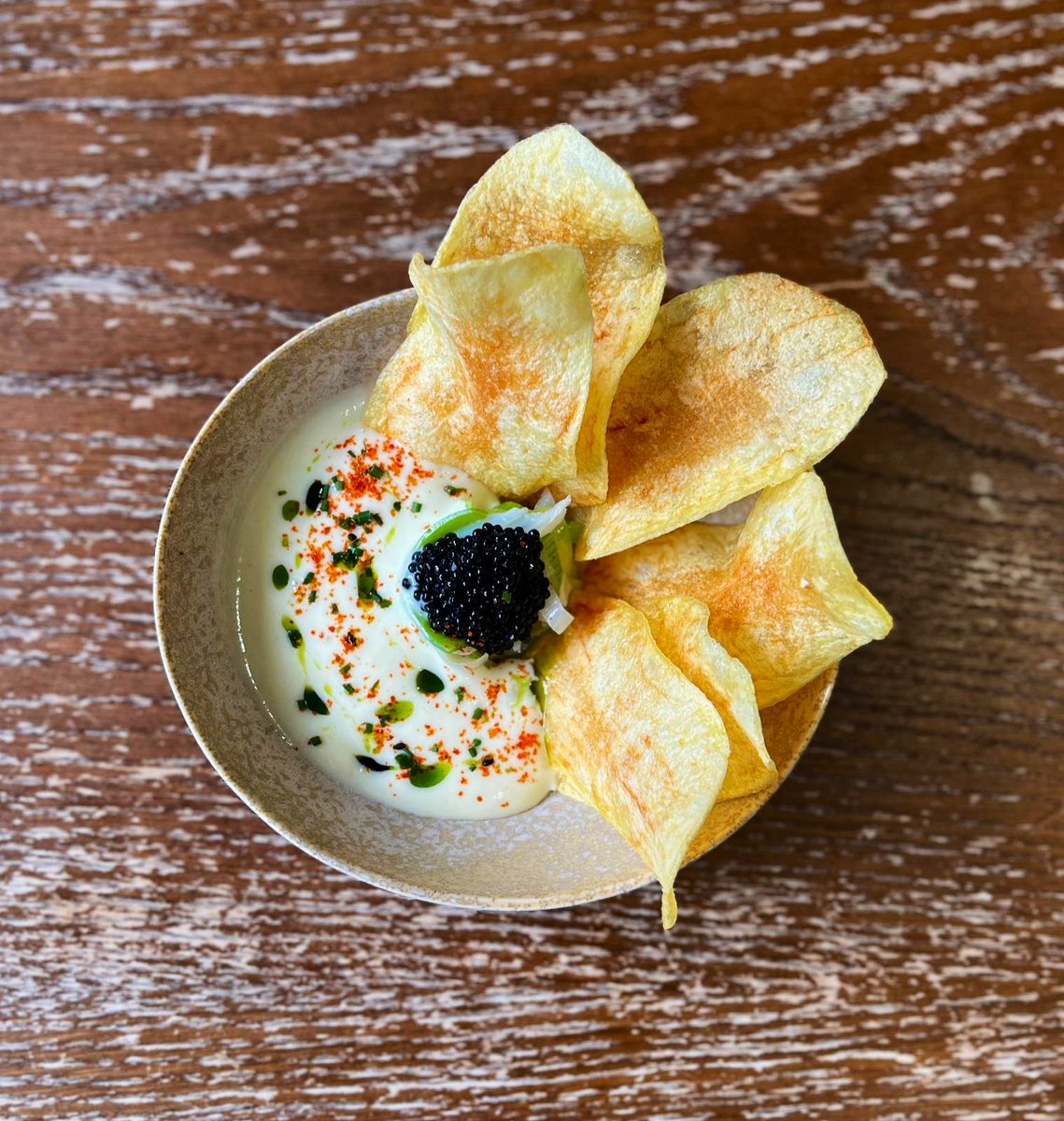 Ahhh the good old chip ‘n’ dip … 

featuring salt cod, potato, leeks &amp; caviar 😘

With a decent amount of proper crisps for dipping/scooping/ shovelling  - however you choose to consume it - we won’t judge! 😂