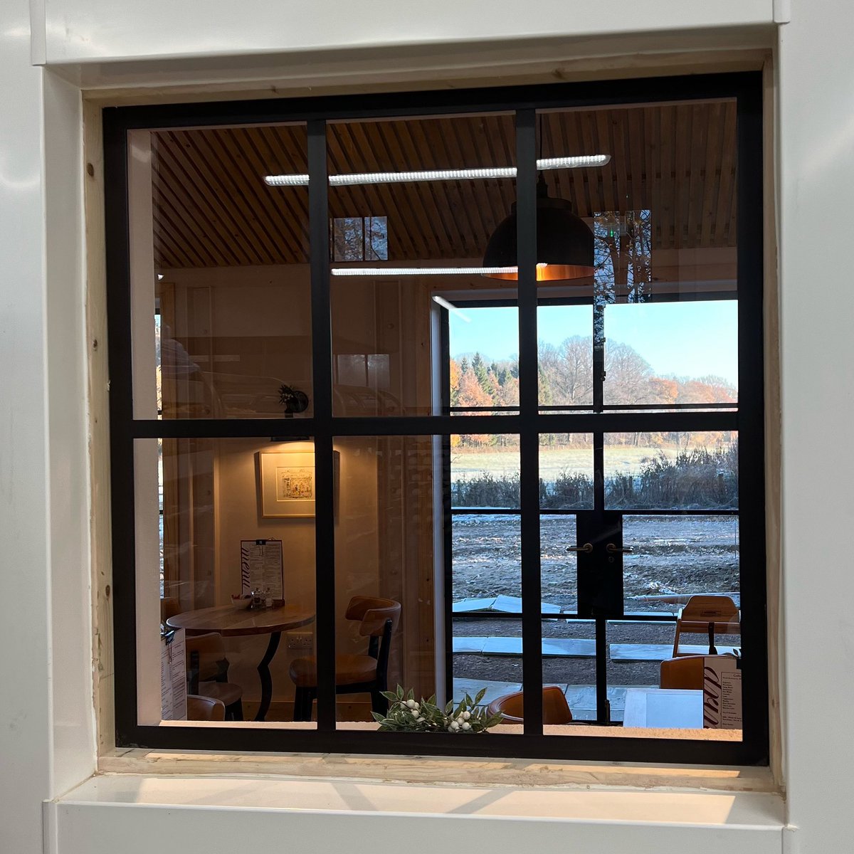 HambletonBakery's tweet photo. Are you popping in for a coffee with a view or lunch for that matter; there is fresh cream Victoria sponge on the menu this weekend !🙌 #itstimetowriteanewstory 
#somethingfortheweekend #freshsponge
#healthybread #artisanbread #freshbread  #wellbread #noadditives #nopreservatives https://t.co/FFsTQZJWAc