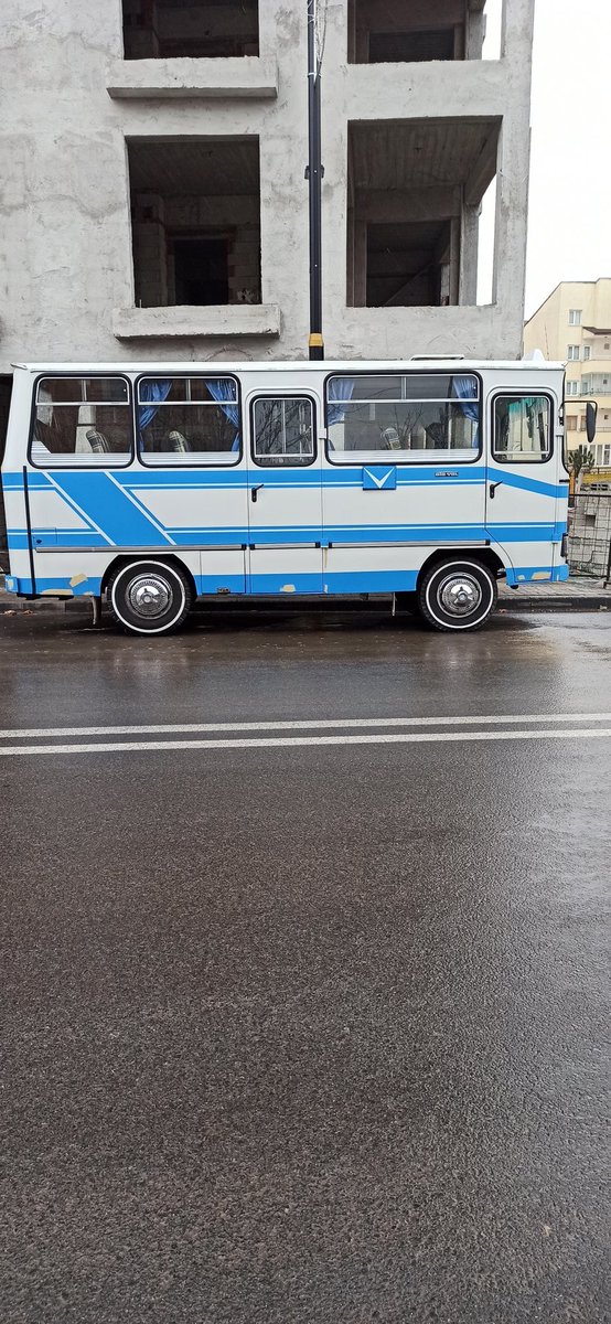 #otobüs
#tunçbaşaran
#EYTliYasayiBekliyor 
#cumartesi #tuncelkurtiz
#eskifilmler #BJKvALN #RealMadrid #GoldenEye007 #Jerusalem #doksanlar
#eskigünler