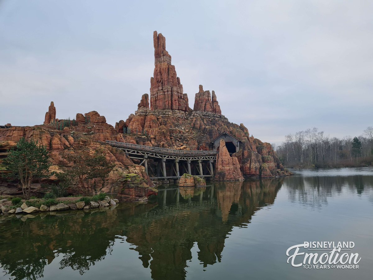 DisneyEmotion's tweet photo. ✨ LIVE

La première étape de notre journée sera cette mine qui recèle plein de secrets ! ⛏️

#DisneylandParis #DisneylandPark #DisneyParks #Frontierland #BigThunderMountain #BTM https://t.co/v89n8tXaHc