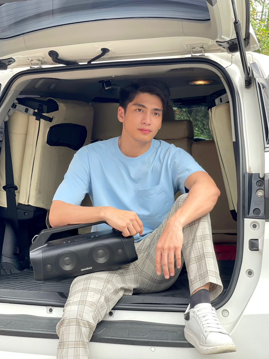 princeclemente8's tweet photo. Roadtrip? https://t.co/FmgHcyWC7L