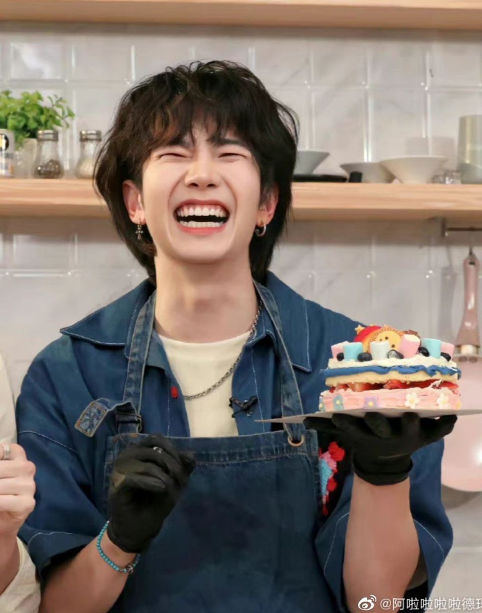 Bl1Series's tweet photo. Juro que lucháremos por recuperar tu sonrisa, no pienso descansar hasta ver tu hermosa sonrisa resplandeciendo de nuevo 💙💙💙💙💙🌼

 #BeyourluvexBuild https://t.co/8MmM3HZj6c