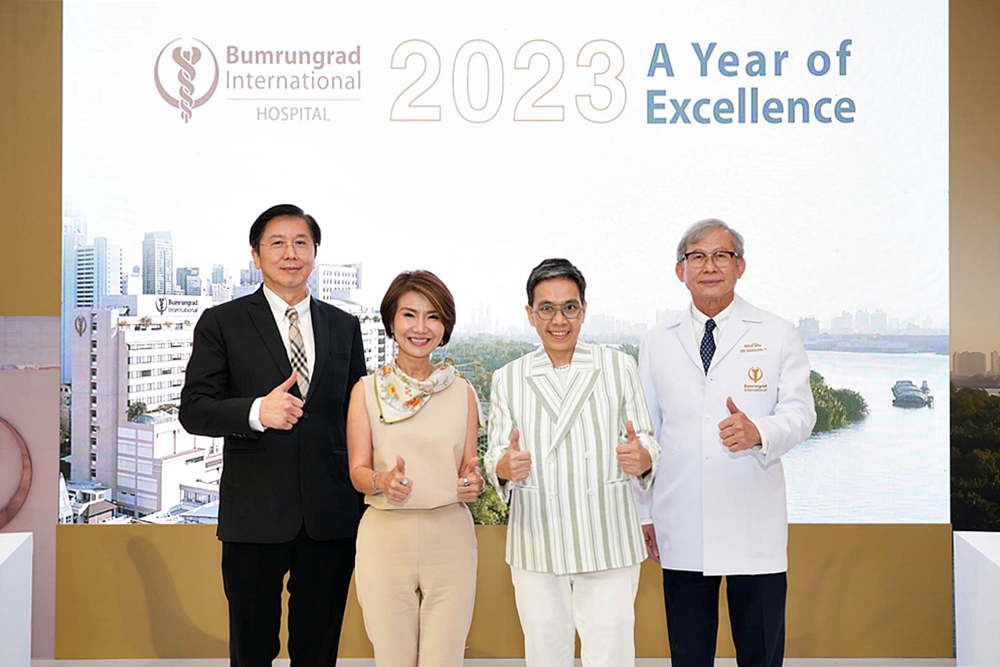 Bumrungrad presents its 2023 roadmap for the year of excellence, and announces its new visions and direction to being a successful medical & wellness destination.
english.thaipublicmedia.com/2023/01/Bumrun…
#Bumrungrad #2023AyearofExcellence #YearofExcellence