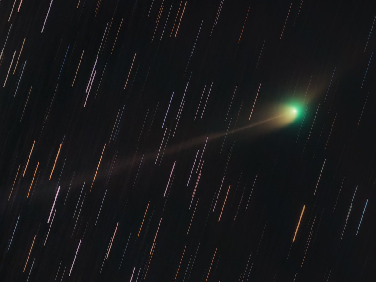 pixelbrew_'s tweet image. Extended Tail of Comet C2022/E3 ZTF"

The Oort Cloud visitor as its nearing Earth is displaying an extended "Ion tail" along with the "Antitail."

EXiF: 257 * (30s, ISO 3200, 250 mm, f/4.9) -
Total Integration: 2 hr 8.5 mins

#CometZTF
#comet 
#apod