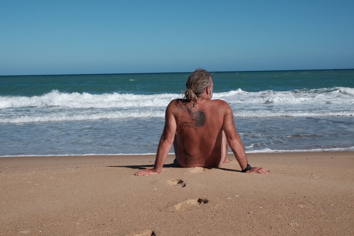 freddytwentyei1's tweet photo. A beautiful day at the beach 😊
#bodypositivity #nude #naturist #sunset #lovetheskinyourein #nudeinnature #nudeartphotography #nudeart #getnude #getyournudeon #daretobare #bodyfreedom #nudelife #nudeoutdoors #nakedaustralia #selfportrait https://t.co/mPqloLCbLj