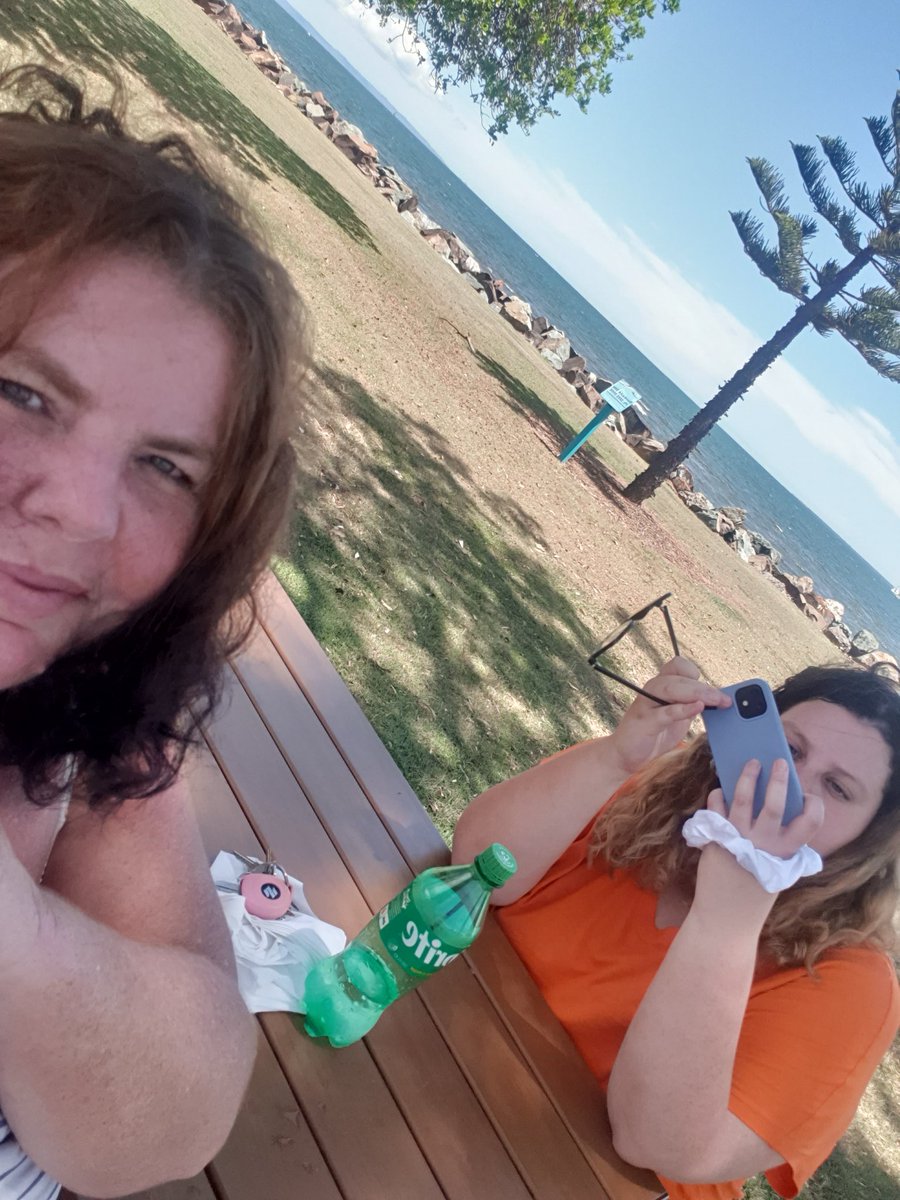 Had some fish & chips today down at the water..here with my daughter..been a bit warm today tops I think of 35 degrees.
#saturdaylunch
#waterviews