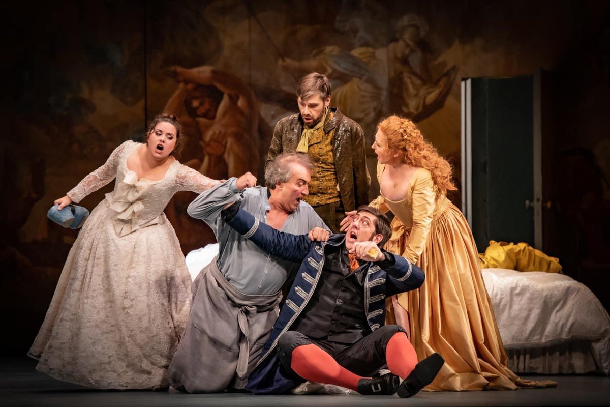 La légèreté et la bonne humeur étaient au rdv hier soir pour nos invités avec ces Noces de Figaro à l’<a href="/operaducapitole/">Opéra national du Capitole</a> ! Bravi a tutti pour cette très belle production 🎭 @ChrisGhris <a href="/HerveNiquet/">Hervé Niquet</a> <a href="/Karinedeshayes/">Deshayes karine</a> @BaritoneNagy <a href="/AnaisConstans/">Anaïs Constans</a> <a href="/julienveronese/">Julien Veronese</a> 👏🏻