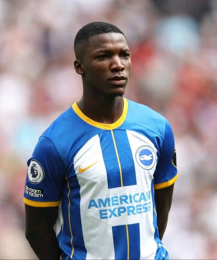 Moisès Caicedo yasibye imyitozo yo kuri uy'umunsi nyuma y'utumwa bufunguye yageneye abakunzi n'ubuyobozi bwa Brighton & Hove Albion abasaba ko bamureka agasohoka muri iy'ikipe akerekeza muma ekipe akomeje ku mwifuza arimo Arsenal yatanze £60M na Chelsea yatanze £55M none...