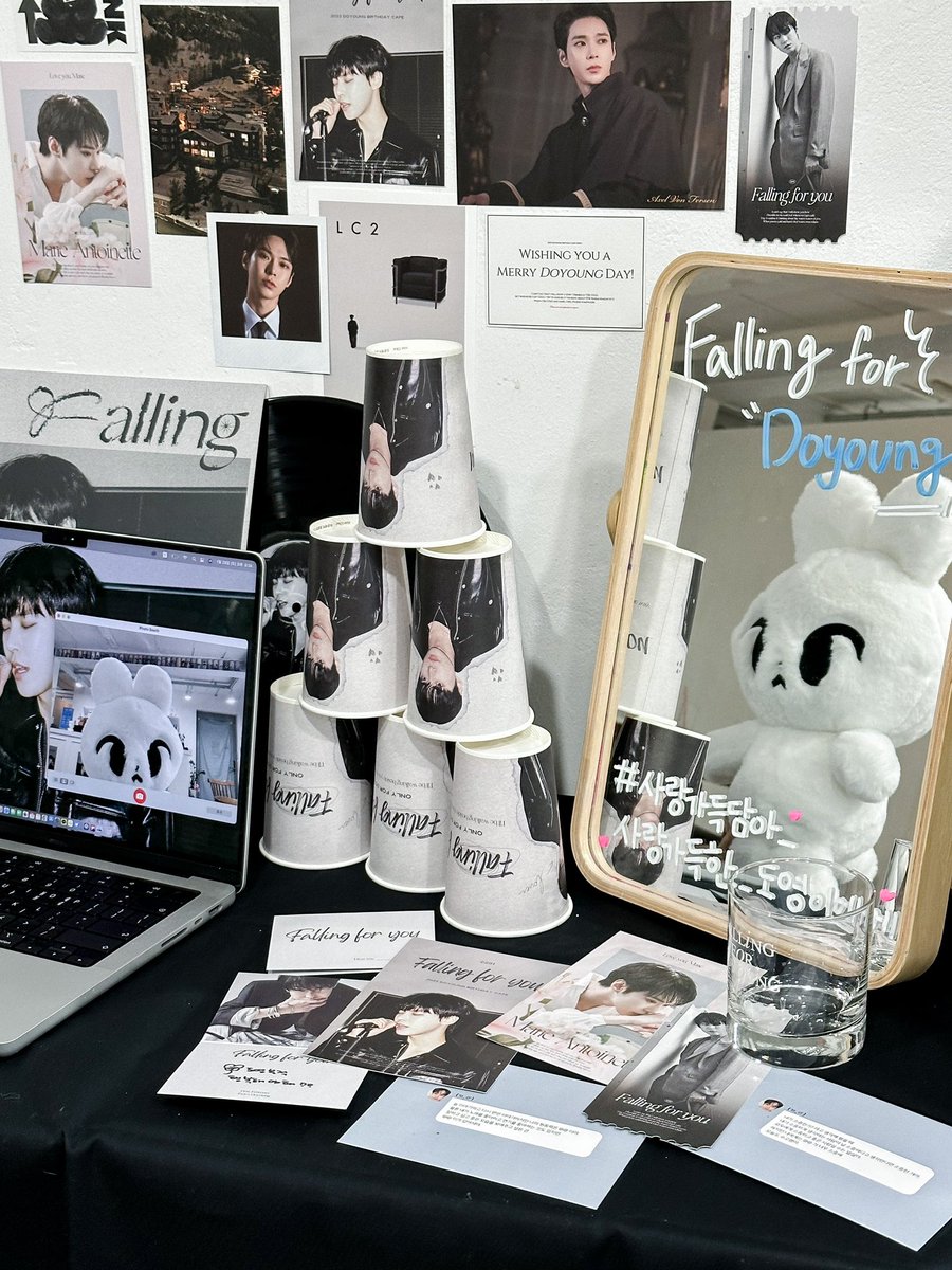 Falling_for_U21's tweet image. 『 𝙁𝙖𝙡𝙡𝙞𝙣𝙜 𝙛𝙤𝙧 𝙮𝙤𝙪 』

ෆ̈ ᴄᴀғᴇ 복숭아 꽃

29일부터 도영이 생일카페 이벤트가 진행됩니다!
많은 방문 부탁드립니다 🙇🏻‍♀️

#Falling_for_dear
#사랑가득담아_사랑가득한_도영이에게