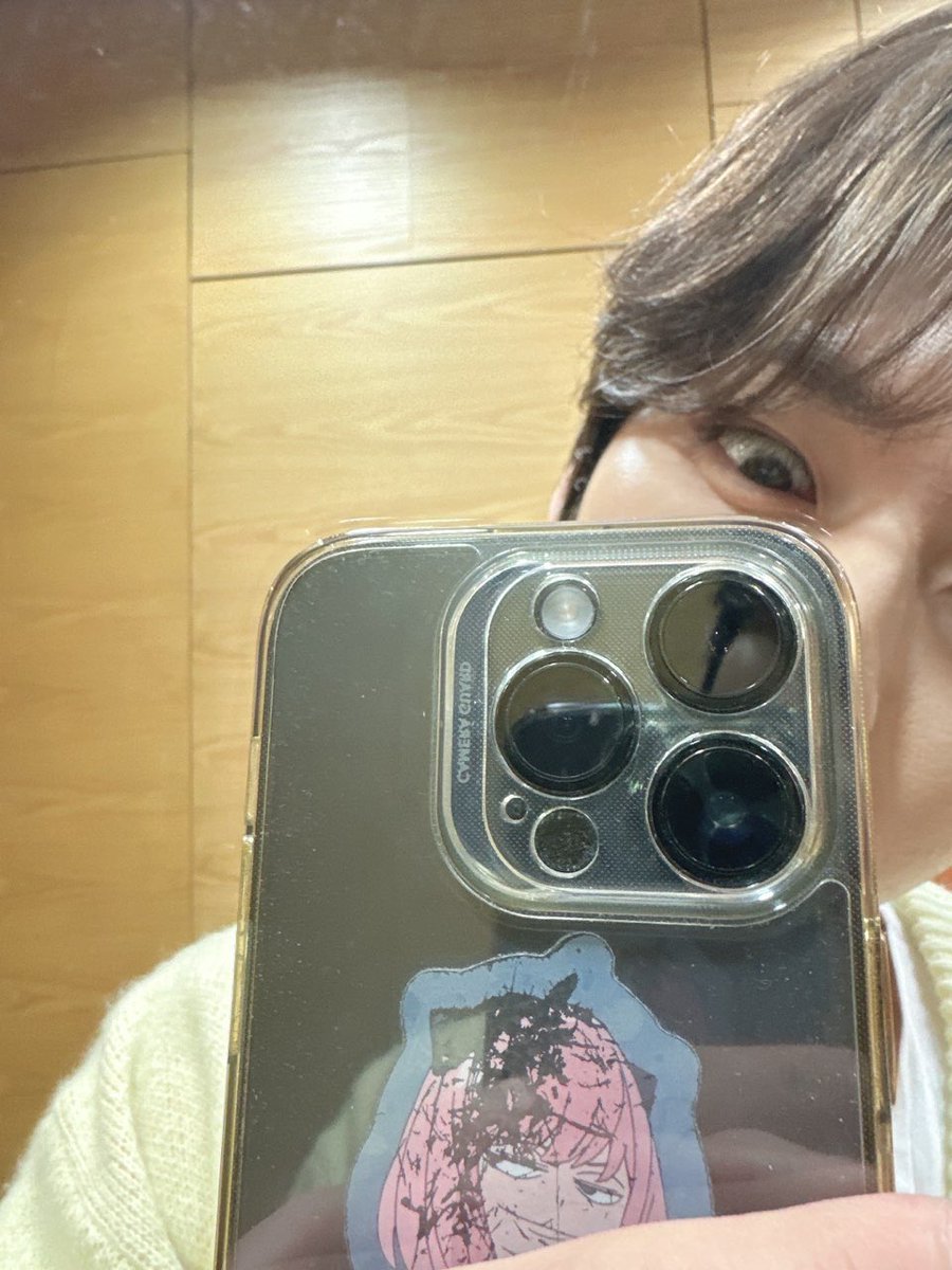 linotexts's tweet photo. 230128 ✧ 7:09 pm

[picture]

today’s mirror selfie https://t.co/lxybHX24WO
