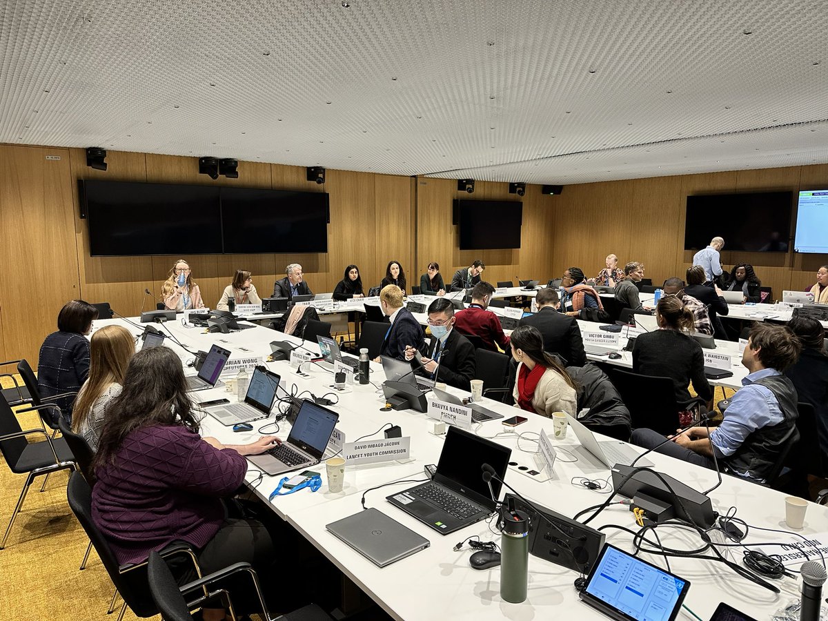 brianwong_'s tweet photo. Wonderful to have the @WHO Executive Board Chair, Dr Vesna Petrič (@MinZdravje Slovenia 🇸🇮) joining the #WHOYouthCouncil today for an interactive dialogue on #MeaningfulYouthEngagement ahead of #EB152! 👩‍⚖️🗣️

#Youth4Health #HealthForAll https://t.co/pZDJ9U7Fc1