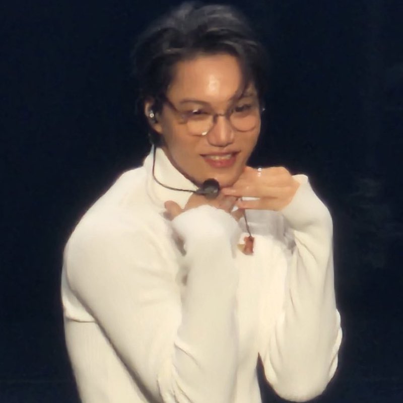 FILESJONGIN's tweet photo. omg he is back https://t.co/9yH3cd7rLW